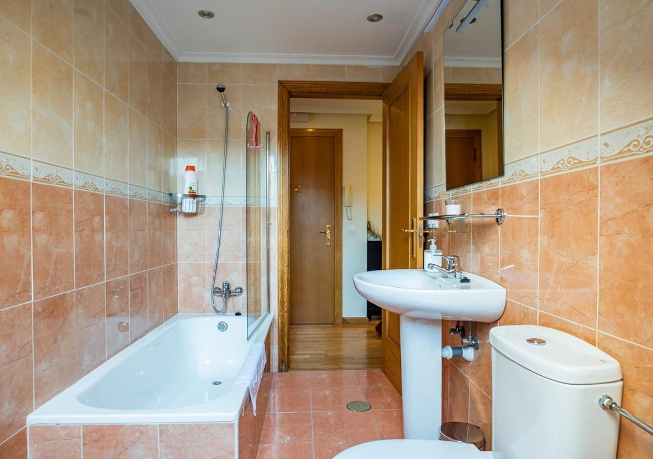 Apartamento Irene Centrico Con Wifi Y Parking Coche Tamano Medio Onís Buitenkant foto